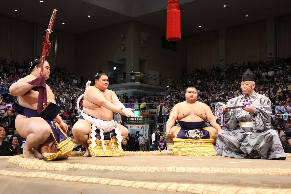 二日目の様子＞ 横綱 大の里土俵入り 太刀持ち・露払いを務めるのは 