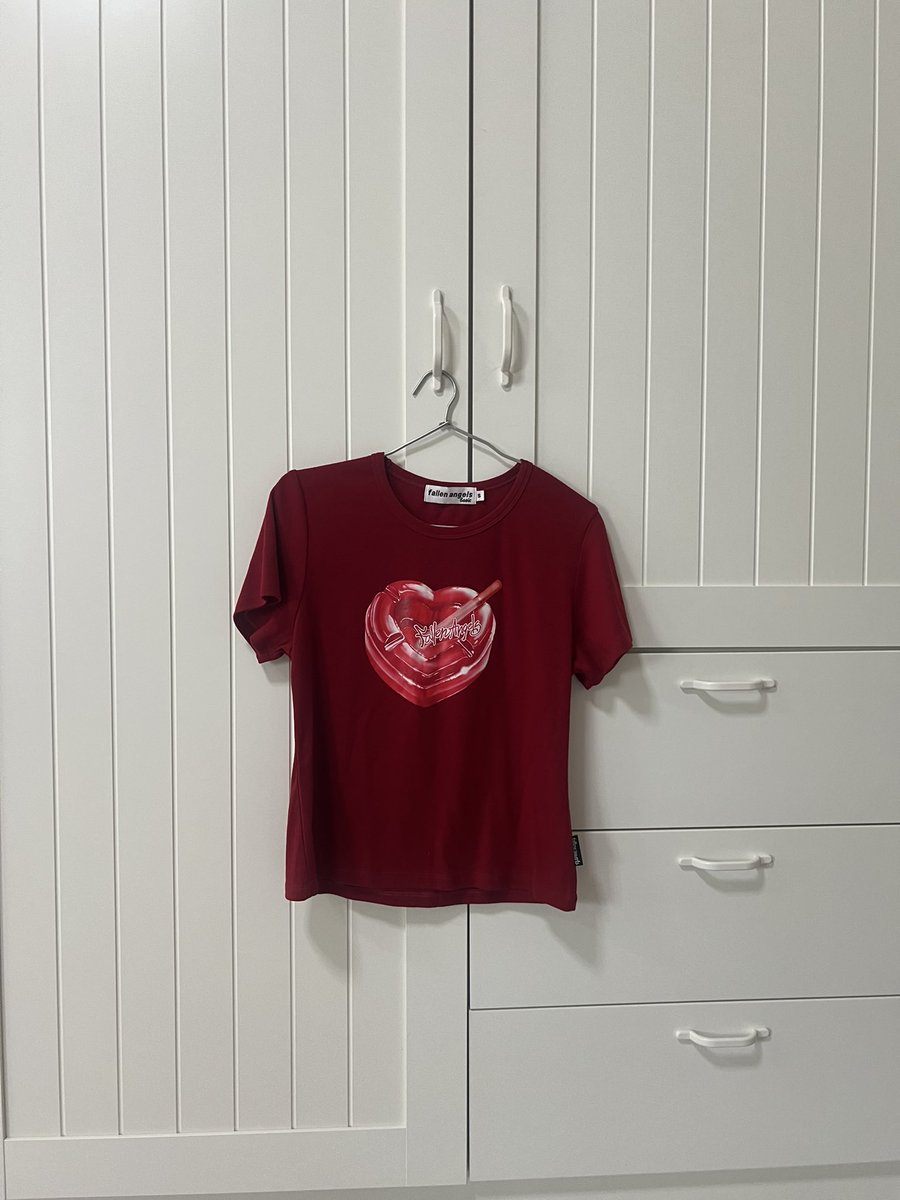 rumraisinrouge's tweet photo. #ส่งต่อ Fallen Angels - basic tee เสื้อ baby tee size S ราคา 190 รวมส่ง ไม่มีผลิตแล้วค่ะ

#ส่งต่อเสื้อผ้ามือสอง #ส่งต่อเสื้อผ้ามือ2 #ส่งต่อเสื้อผ้า #ส่งต่อstylist #เสื้อผ้ามือสอง #เสื้อผ้ามือ2 #ส่งต่อvghbkk #rallymovementส่งต่อ #โล๊ะตู้ #mitr #ส่งต่อfallenangels https://t.co/YzYsggBJj1