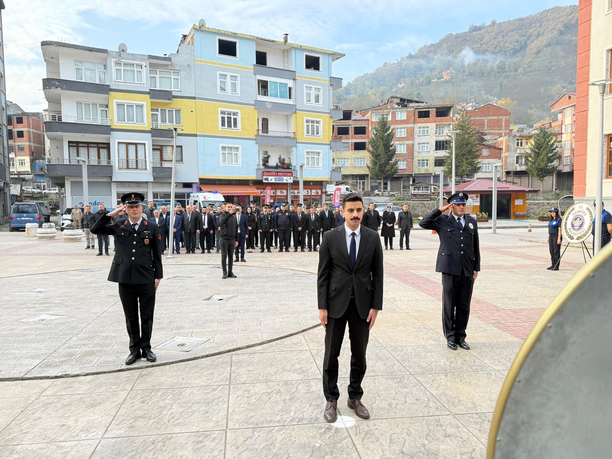 10 Kasım Atatürk’ü Anma Günü

Kaymakamımız Sayın Halil İbrahim AKIN, Belediye Başkanımız Sayın Bülent GÜNEY, kurum amirleri, protokol üyeleri ve halkımızın katılımıyla 10 Kasım Atatürk’ü Anma Günü Töreni gerçekleştirildi.