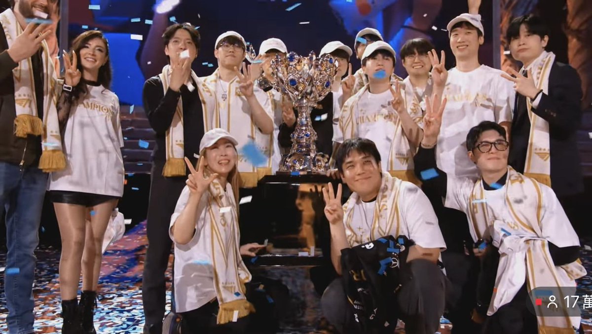 even if it was unintended everyone was doing 3 bcs it was a 3peat but doran was holding 1 bcs that was his first worlds championship he is just too adorable 🥺