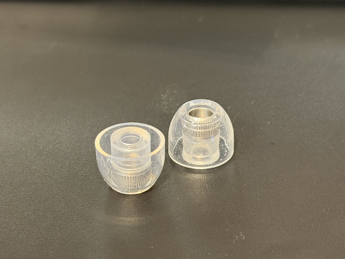 #AZLA SednaEarfit mithryl(スペル覚えてこ！)

ステンレスらしさ全開のスッキリクッキリ。
低音域も高音域もガッツリ聴けるのに音が喧嘩しないのがめっちゃグーです💁

ゲームに向いてるというのも納得ですね！
スー的イヤピのスタメン入りも検討中なレベルのおすすめ🤔是非店頭にてお試しあれ！