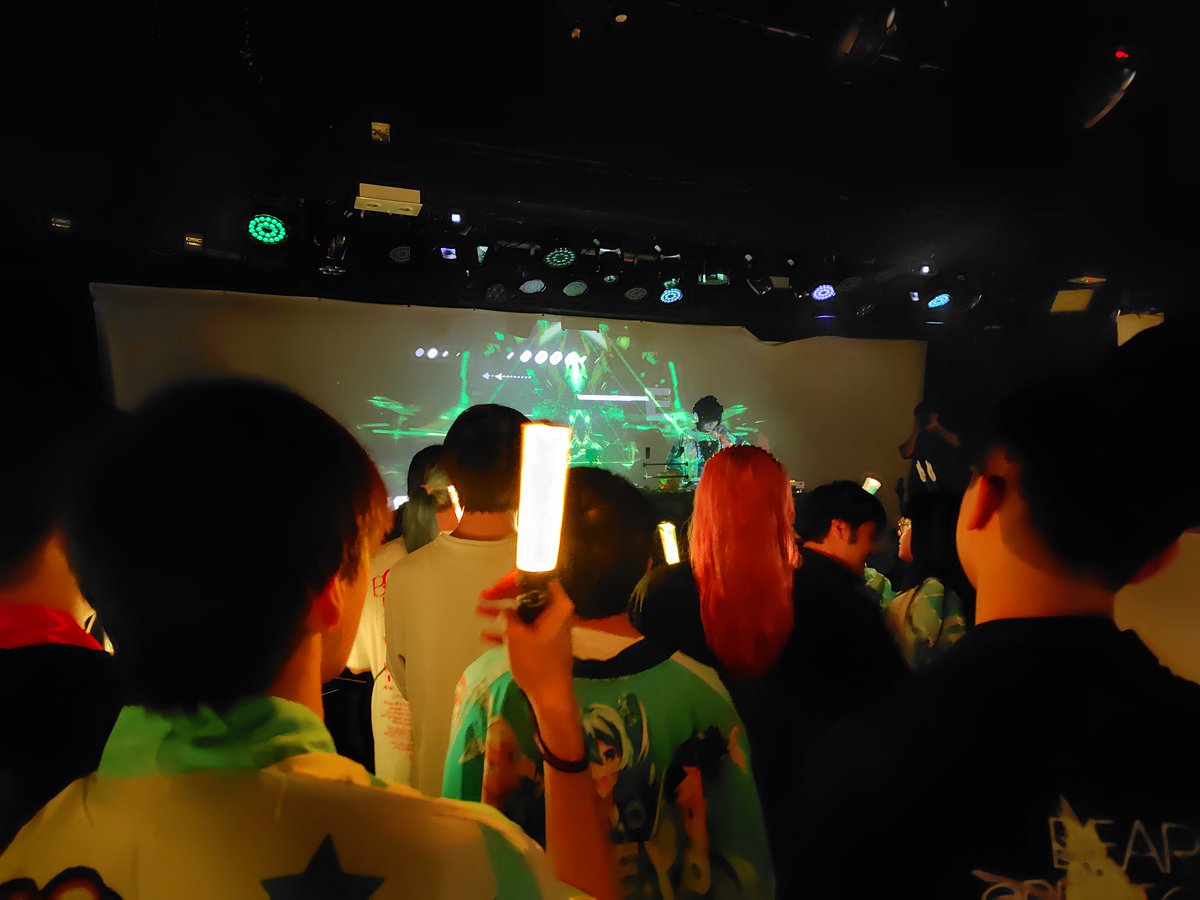 てるよ tweet media