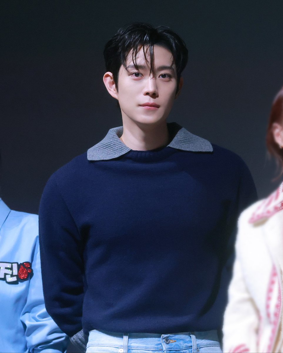 #김영대

얼굴이 미쳐써요