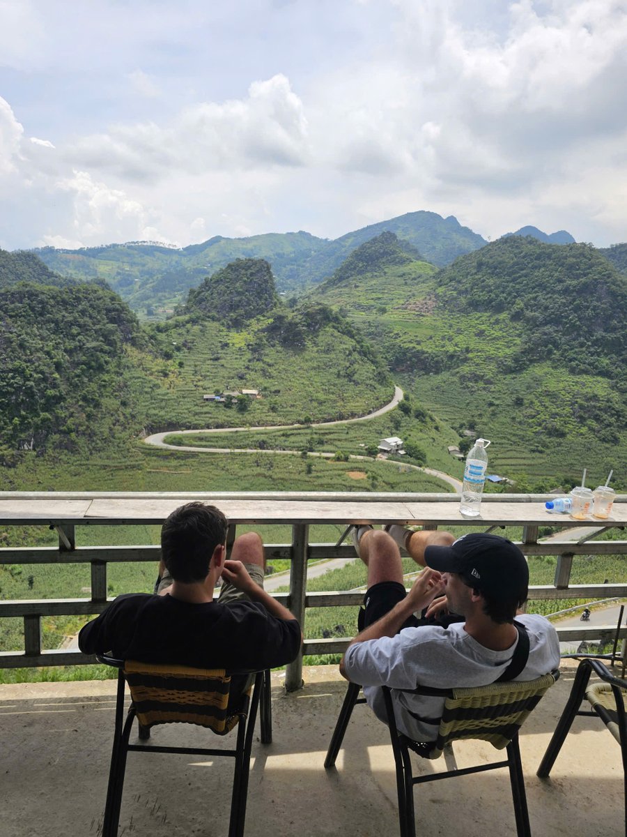 Zinghomehagiang's tweet image. Ha Giang Loop 4 days 3 nights Itinerary
Day 1: Ha Giang to Yen Minh
Day 2: Yen Minh to Dong Van
Day 3: Dong Van to Du Gia
Day 4: Du Gia to Ha Giang
zinghomehagiang.com/ha-giang-loop-…
-————— 
☎️ WhatsApp: (+84) 813682323 
📷 Website: zinghomehagiang.com #hagiangloop #hagiang #hagiangtrip