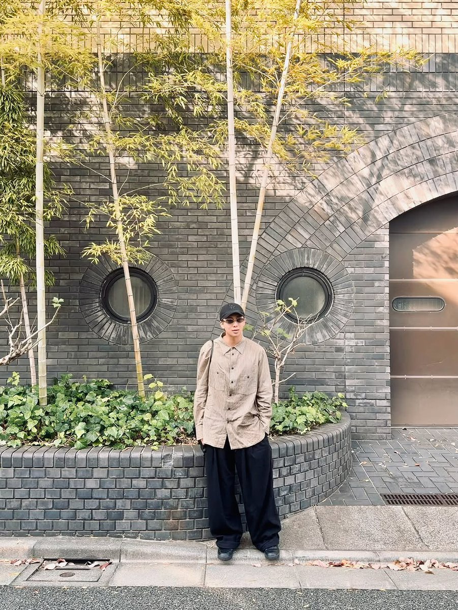 btschartsxdaily's tweet photo. #RM via Instagram Post 💜

“2.0”
https://t.co/ioR9qY3Ogv https://t.co/pIqc0dT3Nx