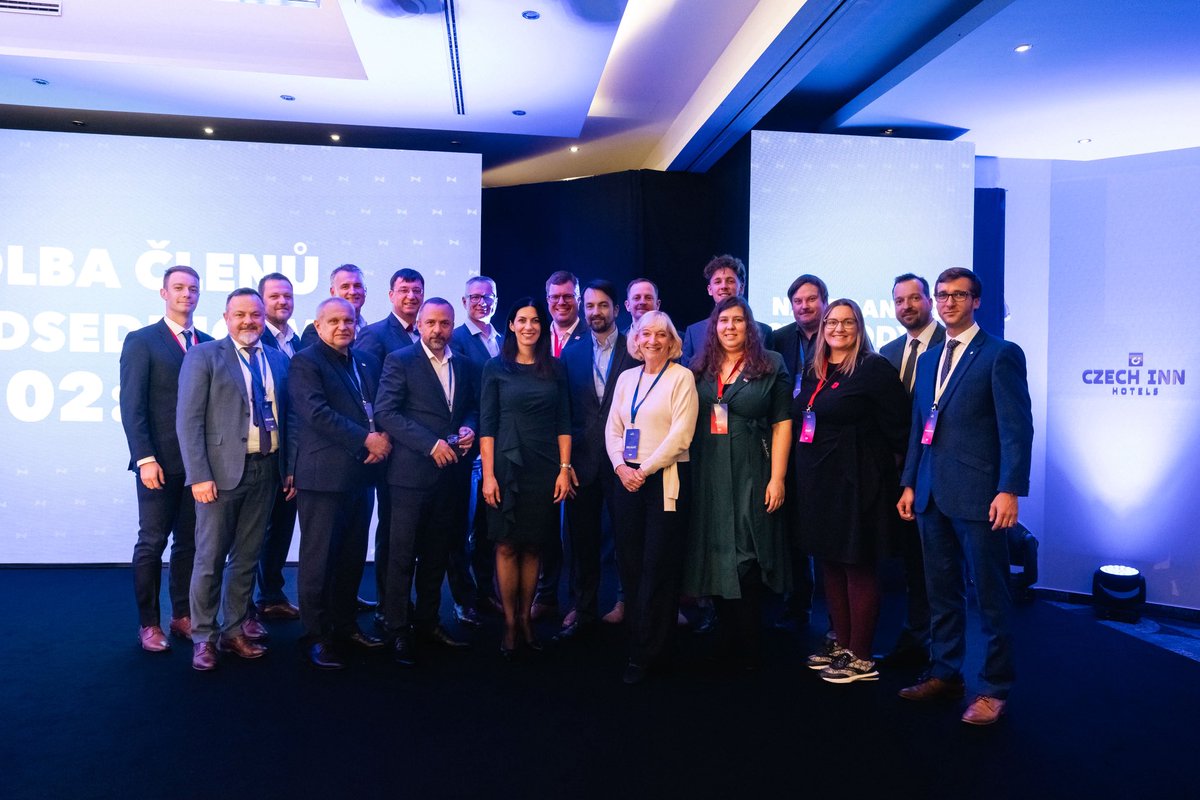 Sněm je za námi. Máme nové vedení a řada zástupců <a href="/TOP09cz/">TOP 09</a> Plzeňský kraj slaví úspěch. 
Gratulujeme <a href="/zenisek_m/">Marek Ženíšek</a> ke zvolení místopředsedou, M. Leška, ktery se stal členem předsednictva a J. Vosejpka, kterého delegáti vyslali do výkonného výboru.

Gratulujeme také <a href="/m_o_havel/">Matěj Ondřej Havel</a> !