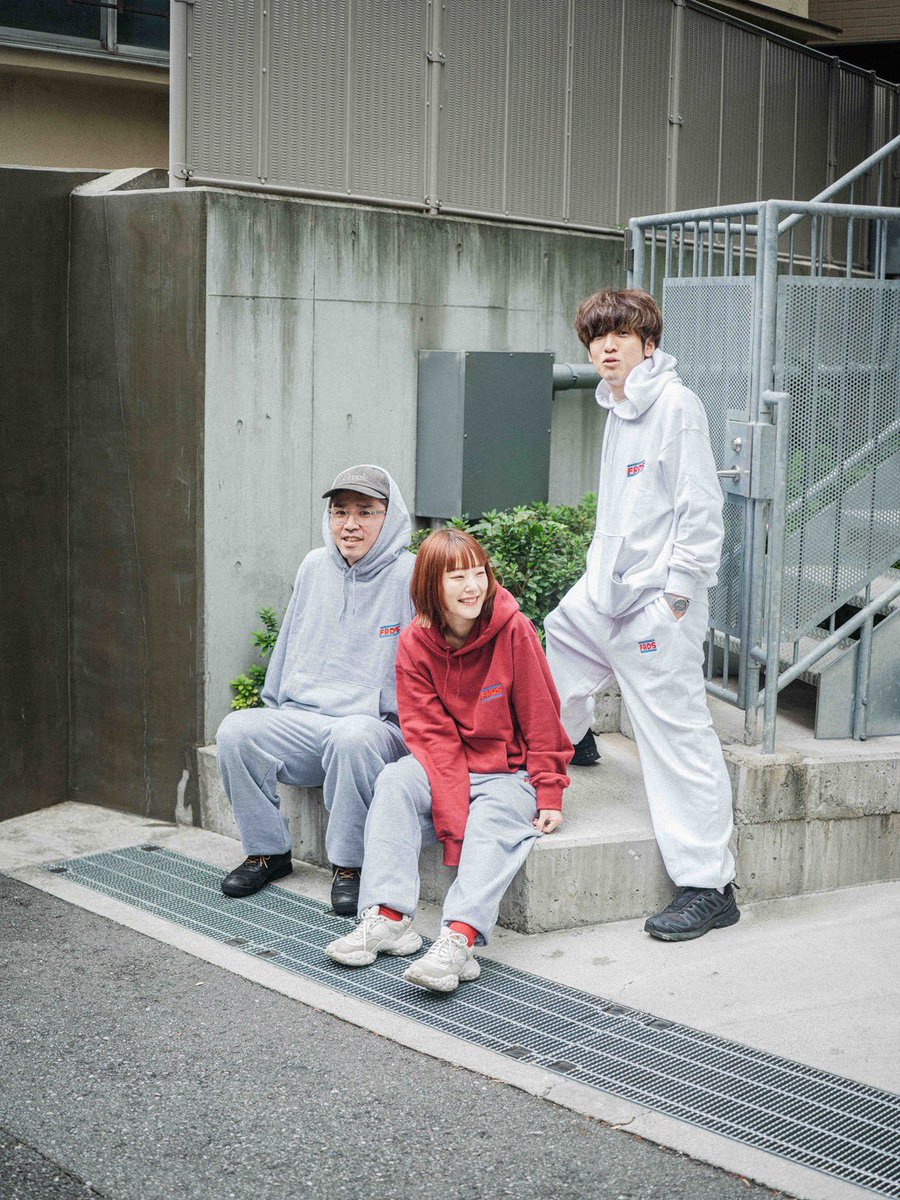 FRIENDS_twtw's tweet image. 🎉【NEW GOODS】🎉

フレンズ結成10周年記念✨
FRDSスウェットフーディ＆パンツ、通販限定で受注スタート！🖤
🗓11/1018:00〜11/17 23:59まで
📦お届けは12月上旬予定
💁‍♀️nojusee.com/collections/fr…

#フレンズ #FRDS #スウェット #限定グッズ #10周年