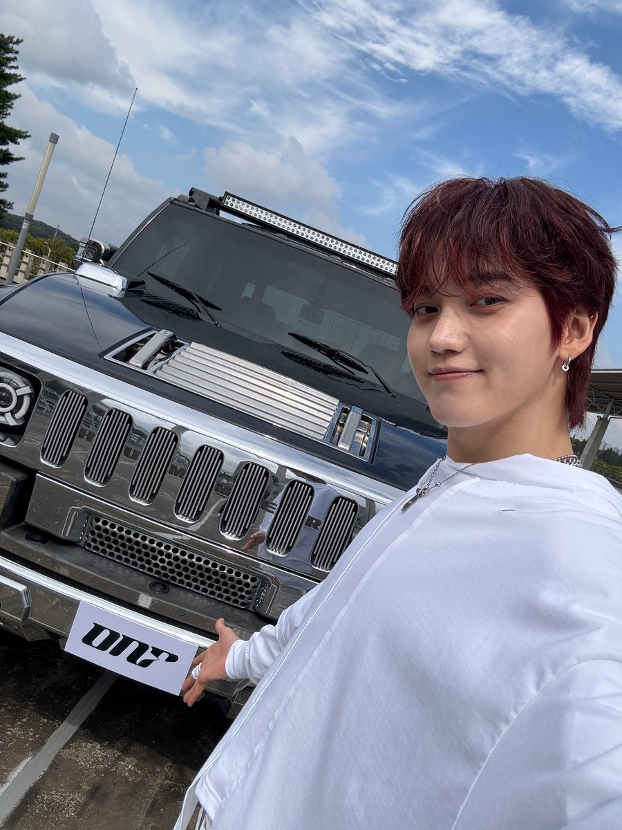 WM_ONOFF's tweet image. #온앤오프
#승준

’PUT IT BACK‘ 많은 관심 부탁드려요 ~~🤗

퓨즈 !! 언능 놀자아 ~~~~!!! 😆😆
보고싶어 ~~~~ 🤩🤩