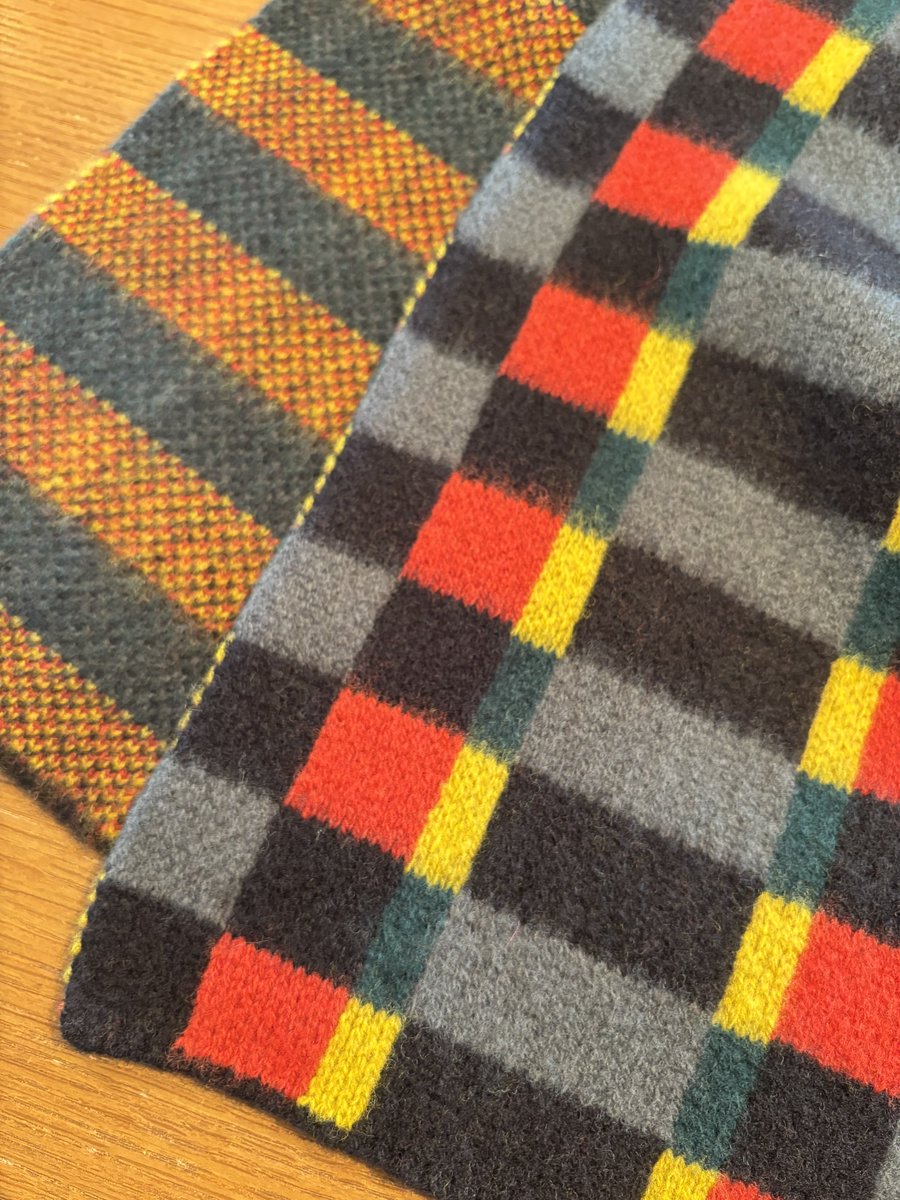 MANOAinter's tweet image. New Arrival🐏JO GORDON

ジョー・ゴードン🏴󠁧󠁢󠁳󠁣󠁴󠁿が初登場！シンプルなデザインに複雑な色彩やパターンを織り交ぜた美しいニット小物は、冬スタイルのアクセントとして末永く愛用できそう❤️
POPさとシックさが絶妙なグラフィカルロングマフラー。表チェック×裏ボーダーのウール100%両面編み。
¥46200