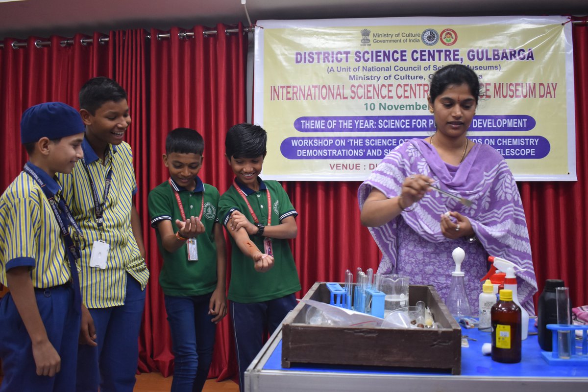 dscgulbarga's tweet image. Students took part in an Workshop on ‘The Science of Reactions: Hands on Chemistry Demonstrations’ during the celebration of International Science Center &amp;amp; Science Museum Day (ISCSMD) at @dscgulbarga a unit of @ncsmgoi on 10th Nov 2025.
#iscsmd 
@gssjodhpur @Rao_InderjitS
