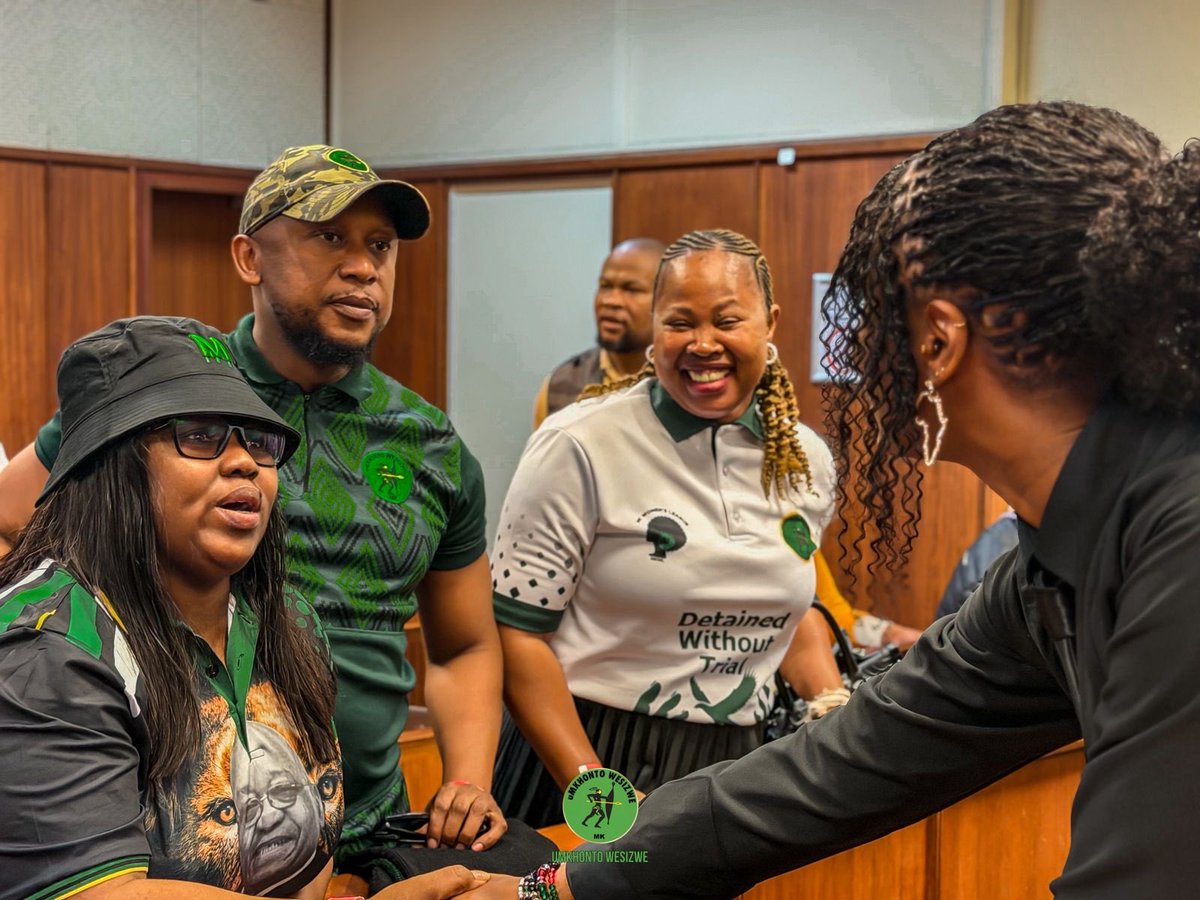 MkhontoweSizwex's tweet photo. Even in the midst of her trial, Hon. Duduzile Zuma-Sambudla remained in high spirits, sharing smiles and gratitude with supporters during a short break.

Second Deputy President Comrade Tonny Yengeni and Head of Presidency Magasela Mzobe joined to show their support.

#JusticeWillPrevail #WeSeeYou #MKParty