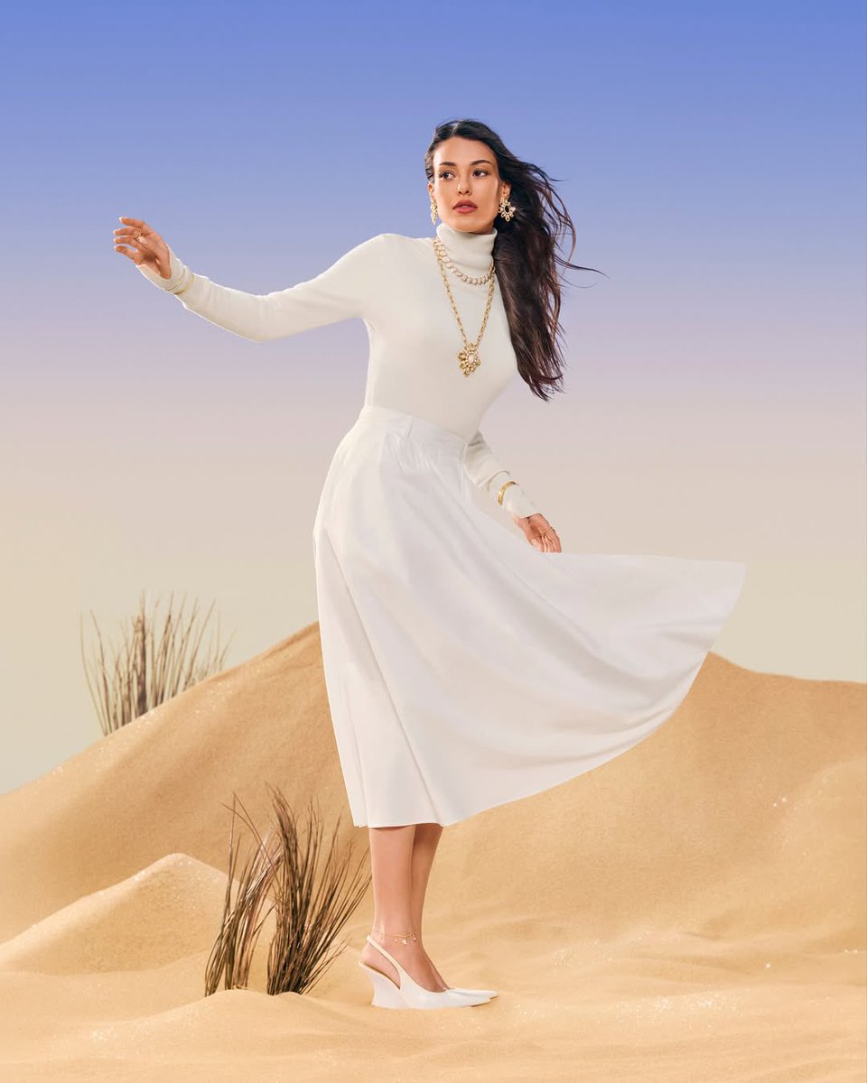 More of Dilan for Boucheron's Winter Wonderland campaign. 

#DilanÇiçekDeniz