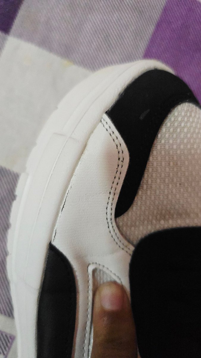 AltaafShaikh's tweet image. Red Tape shoes cracked within a month! Under warranty but no help — @Flipkart says brand issue, @RedTapeindia says contact Flipkart. Both blaming each other. #WarrantyFail #Flipkart #RedTape