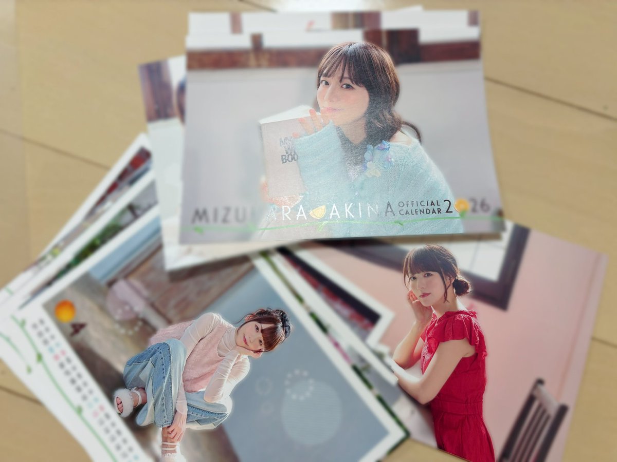 来年の卓上カレンダー販売開始です🗓♥ サンプルちら見せ👀 受注期間は