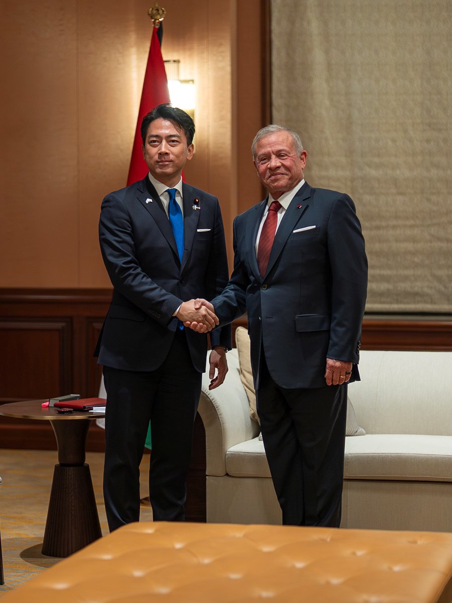 RHCJO's tweet image. لبحث التطورات الإقليمية وفرص تعزيز التعاون العسكري بين #الأردن و #اليابان، جلالة الملك عبدالله الثاني يلتقي وزير الدفاع الياباني شينجيرو كويزومي في طوكيو

تفاصيل:
rhc.jo/g/73939