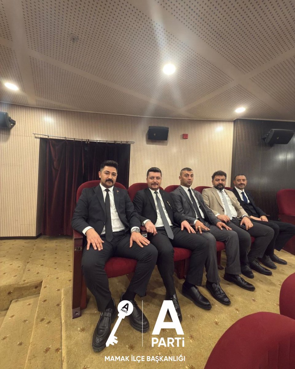 10 Kasım Atatürk Anma etkinlikleri kapsamında Cumhuriyet Anadolu Lisesi'nin hazırlamış olduğu programa İlçe Başkanımız Cihan CEBECİ ve yönetim kurulu üyelerimizle  birlikte katılım sağladık. Öğrenci kardeşlerimize emeklerinden dolayı teşekkür ederiz.