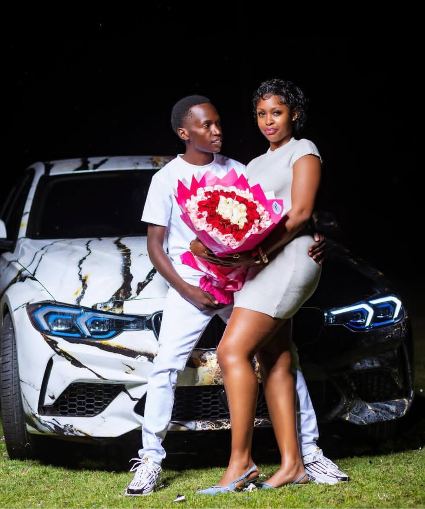 Kwan vijana wenzetu tena wadogo tuu ki umri wanatoa pesa wapi mamiyake huyo jamaa anaitwa Kenyan prince last week kamzawadia mpenzi wake BMW au wenzetu ni ma freemason 😂🙌