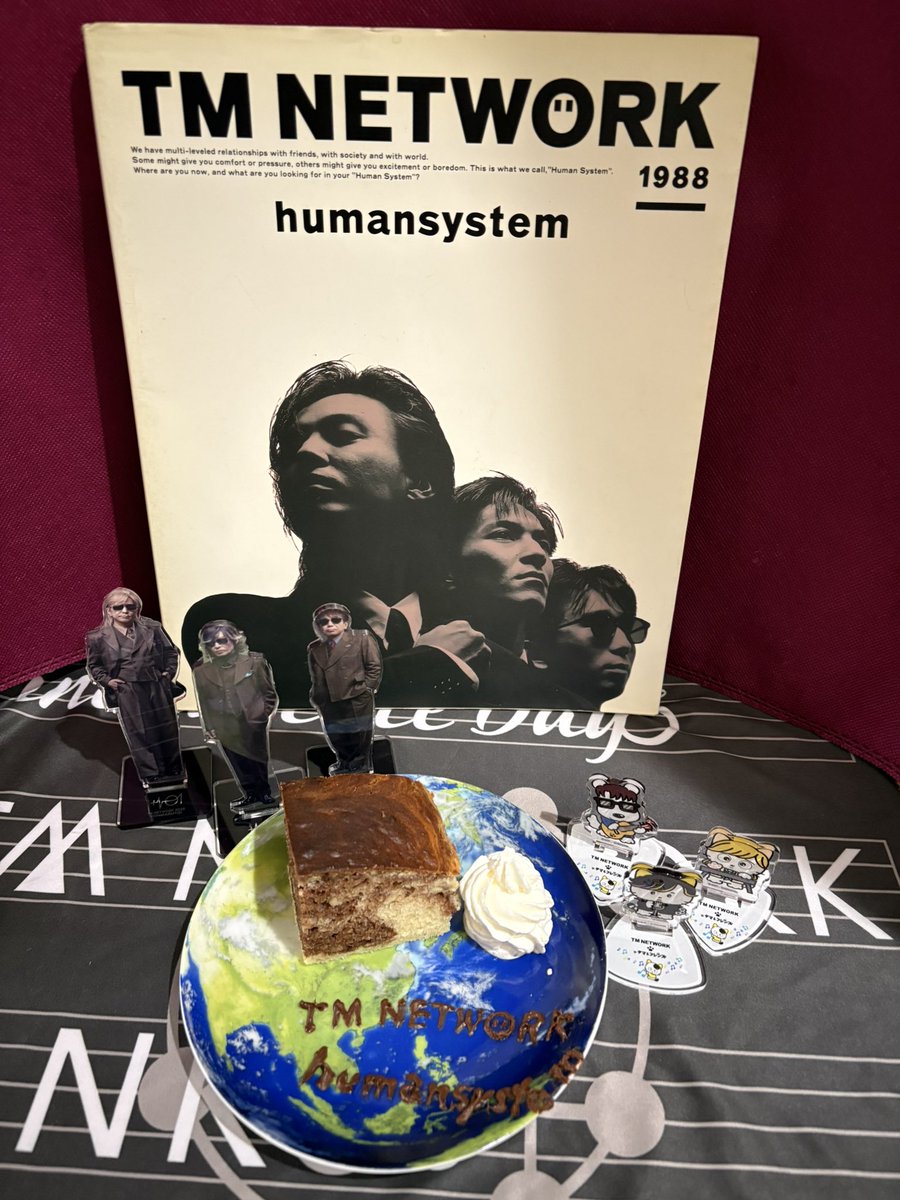 MamMirai's tweet photo. 今日は
#ヒューシスの日
初めてTMのアルバムを予約してCD屋さん行って買った日
#TMNETWORK
#humansystem
ポッキーの日も混じってる🤭
バナナチョコケーキの試作も兼ねてる😆 https://t.co/rtZ8RKXEY7