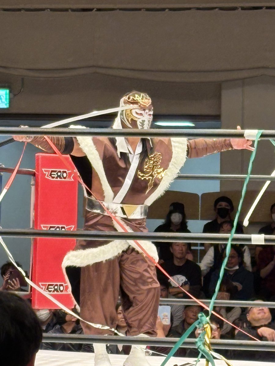 pwnotsudoi's tweet image. メインのハヤブサ選手vs清宮選手。２人の凄まじい身体能力と強さが際立ったけど、根底にある「その場にいるファンを魅了するスター性」がとにかく凄くて、それは生まれ持った才能で素晴らしい！ハヤブサ選手もハヤブサになるべくしてなったのは間違いなく、それが完璧に適任なんだよね！
 #pwzero1