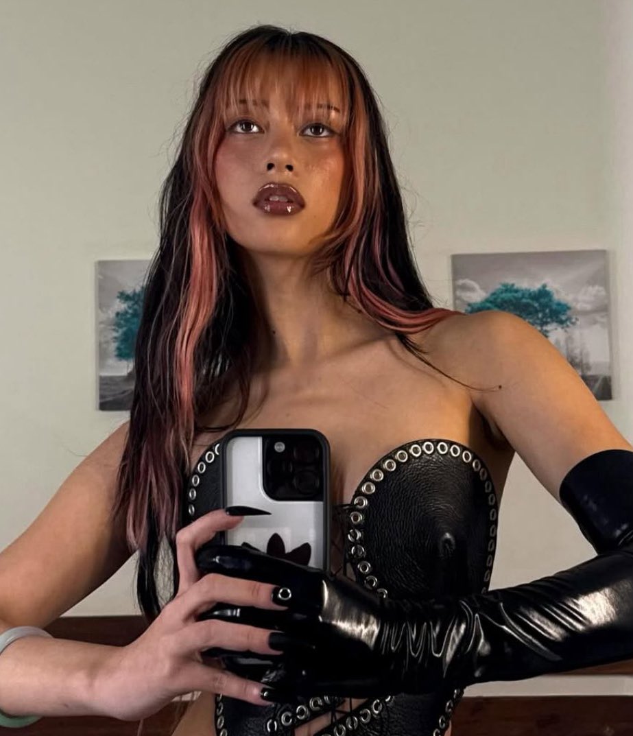 moiyokie's tweet image. THANK YOU CHINA KOREA SWITZERLAND PORTUGAL BRAZIL SCOTLAND ENGLAND SINGAPORE AND HAWAII