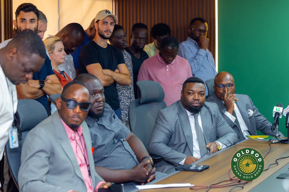 GhanaGOLDBOD's tweet image. 25 Arrested for Illegal Gold Trading in Joint Operation by Ghana Gold Board, @GhanaGOLDBOD Taskforce, and National Security
#GhanaGoldBoard #Goldbod #StopIllegalMining #CleanGoldTrade