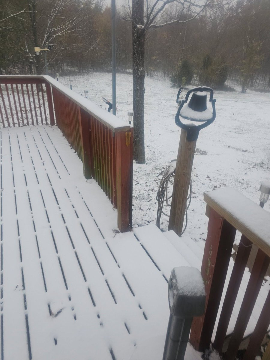 Pretty decent amount of snow in Spencer County this morning. This is from Brett Webb near Santa Claus. #tristatewx #inwx