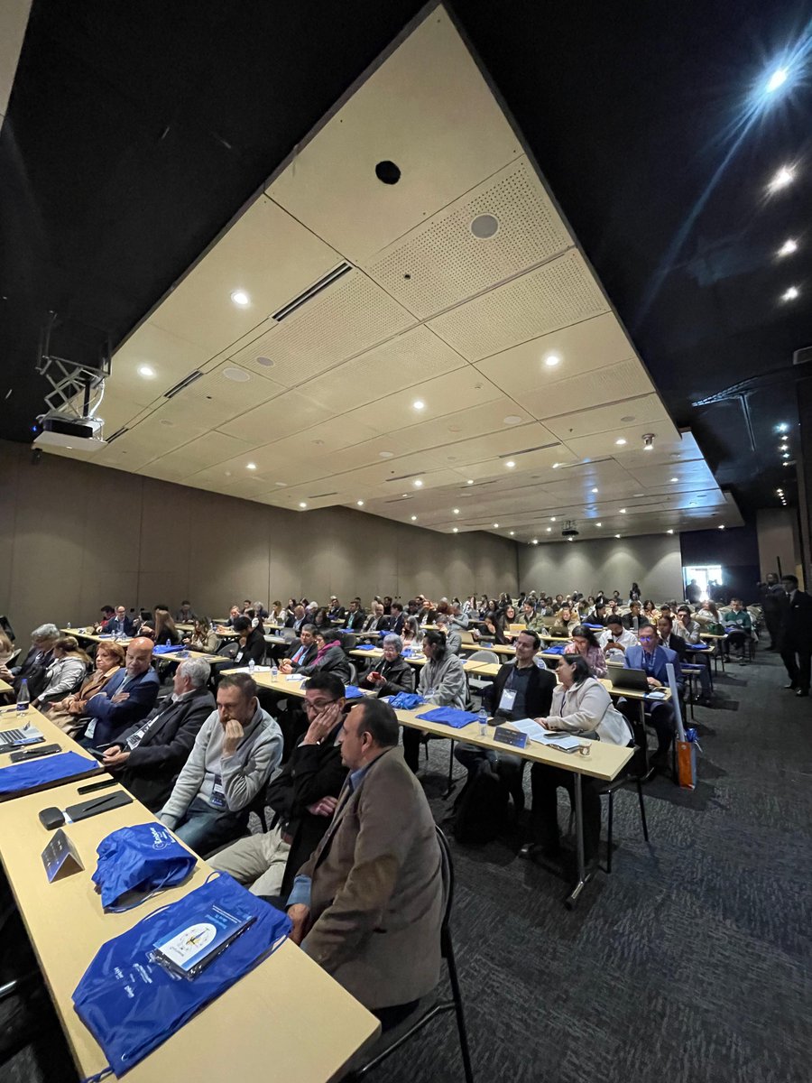 EMBdata's tweet photo. En el primer día momentos que marcan el 9.º EMBDataTech. Así vivimos este primer día lleno de datos y talento https://t.co/nlWVykxvLF