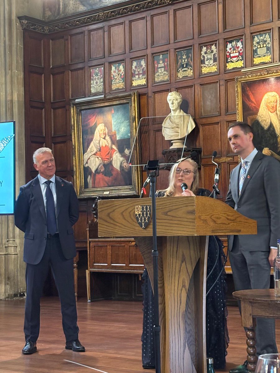 Massive congratulations to Tracey Mooney of <a href="/WilliamHill/">William Hill</a> - named the 2025 <a href="/RacingPost/">Racing Post</a>/<a href="/SISLtd/">SIS Ltd</a> Betting Shop Manager of the Year! 👏

At today’s London ceremony, Tracey proudly invited everyone to visit her Prestwick shop, saying: “It’s a community where people can be themselves