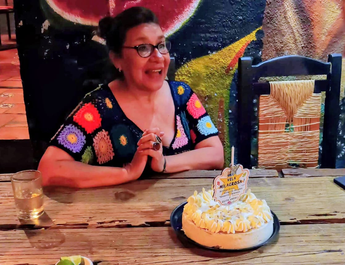 ErnestinaGodoy_'s tweet photo. Estas noticias llegan de golpe, inesperadamente y no se entiende!! Duelen profundo; Blanquita querida, la amiga. la activista defensora de derechos humanos, comadre, doña , que tengas buen camino y estoy segura que el Tatik don Samuel te estará cuidando!! Descansa🕊️