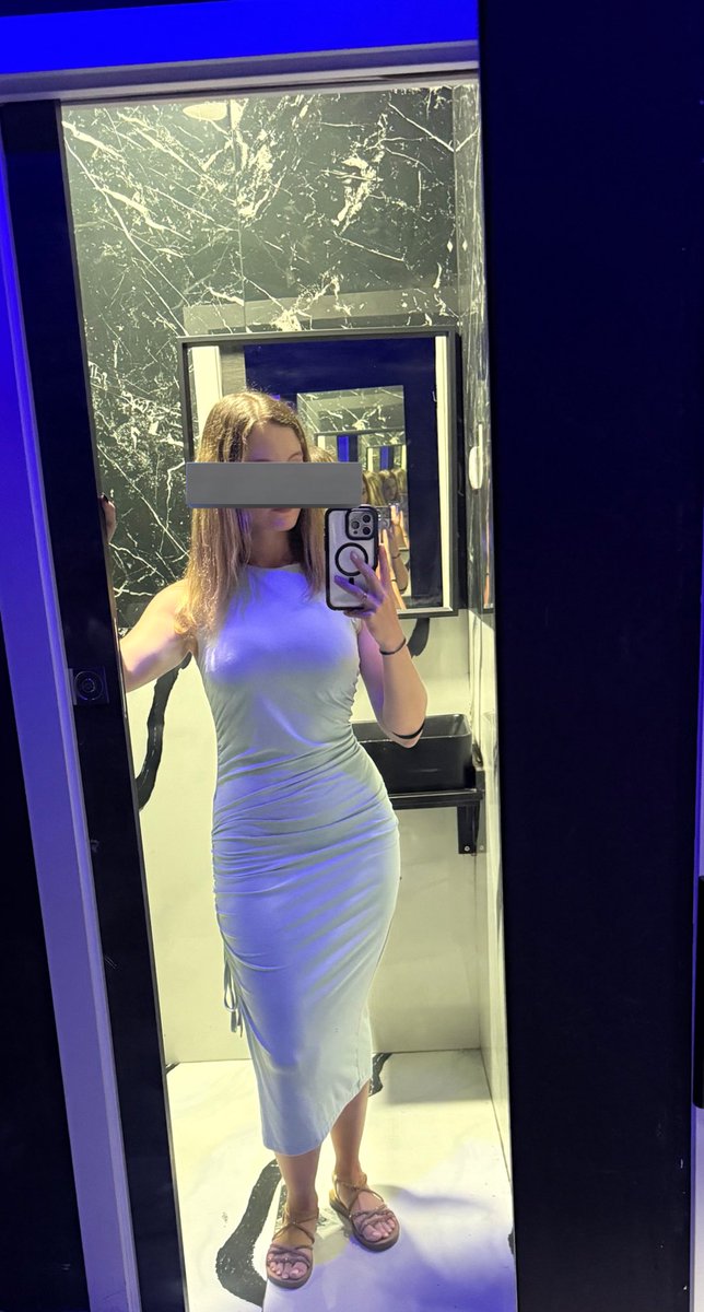 FindomLorenaFet's tweet photo. Huelo a nómina fresquita y a ganas de recaer en mis garras,es obvio,mírame,no puedes resistirte con esta carita y cuerpazo de Diosa.Vas a acabar enviando,agradeciendo por mi existencia y obedeciendo todas y cada una de mis órdenes.Activa para joderte la mente y la cartera 😈 https://t.co/oW2FE8JzoY