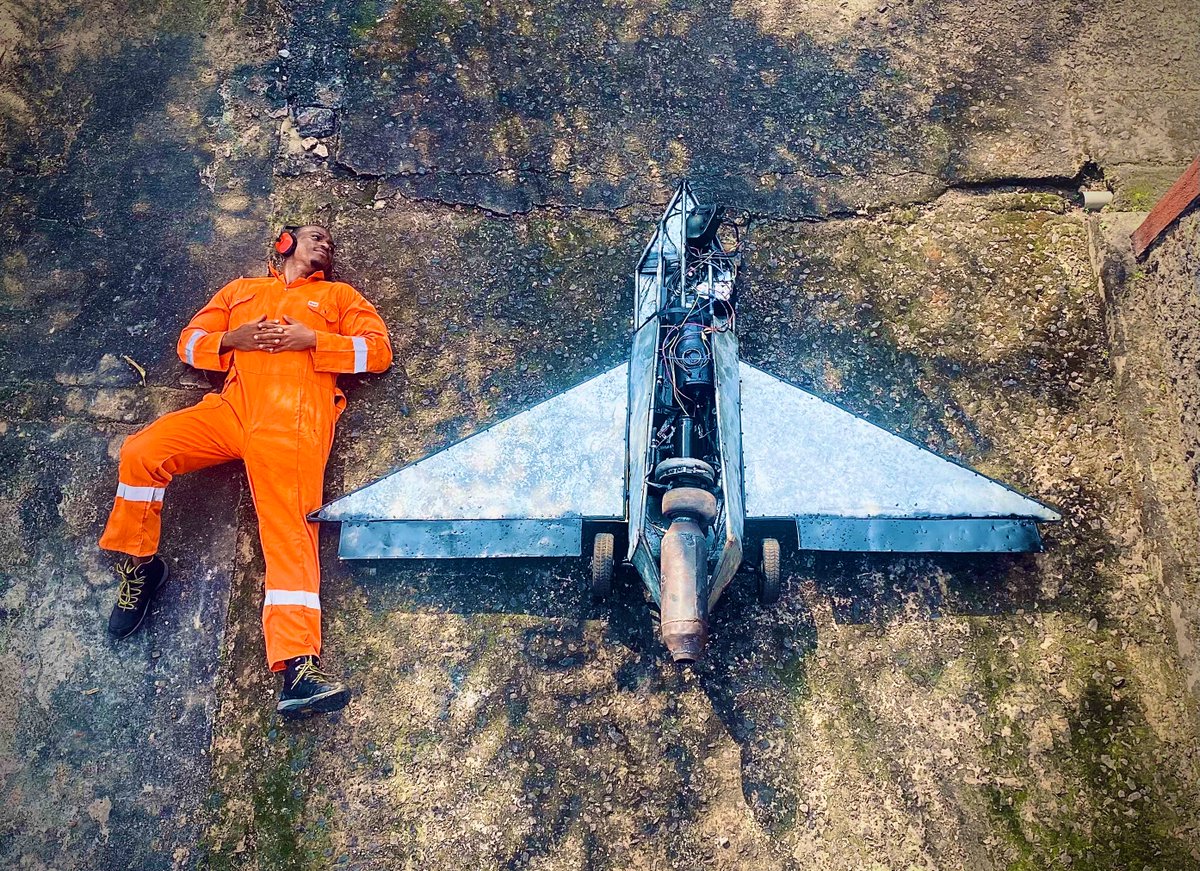 zikohercules's tweet image. We did a small taxi test on the new project build today in the compound, video will drop tonight.
we have better acceleration &amp;amp; better stability✅.
For those who think this is a toy, the jet prototype weighs about 50kg fully loaded, it is 6ft long, and the wingspan is 8ft wide⚠️…