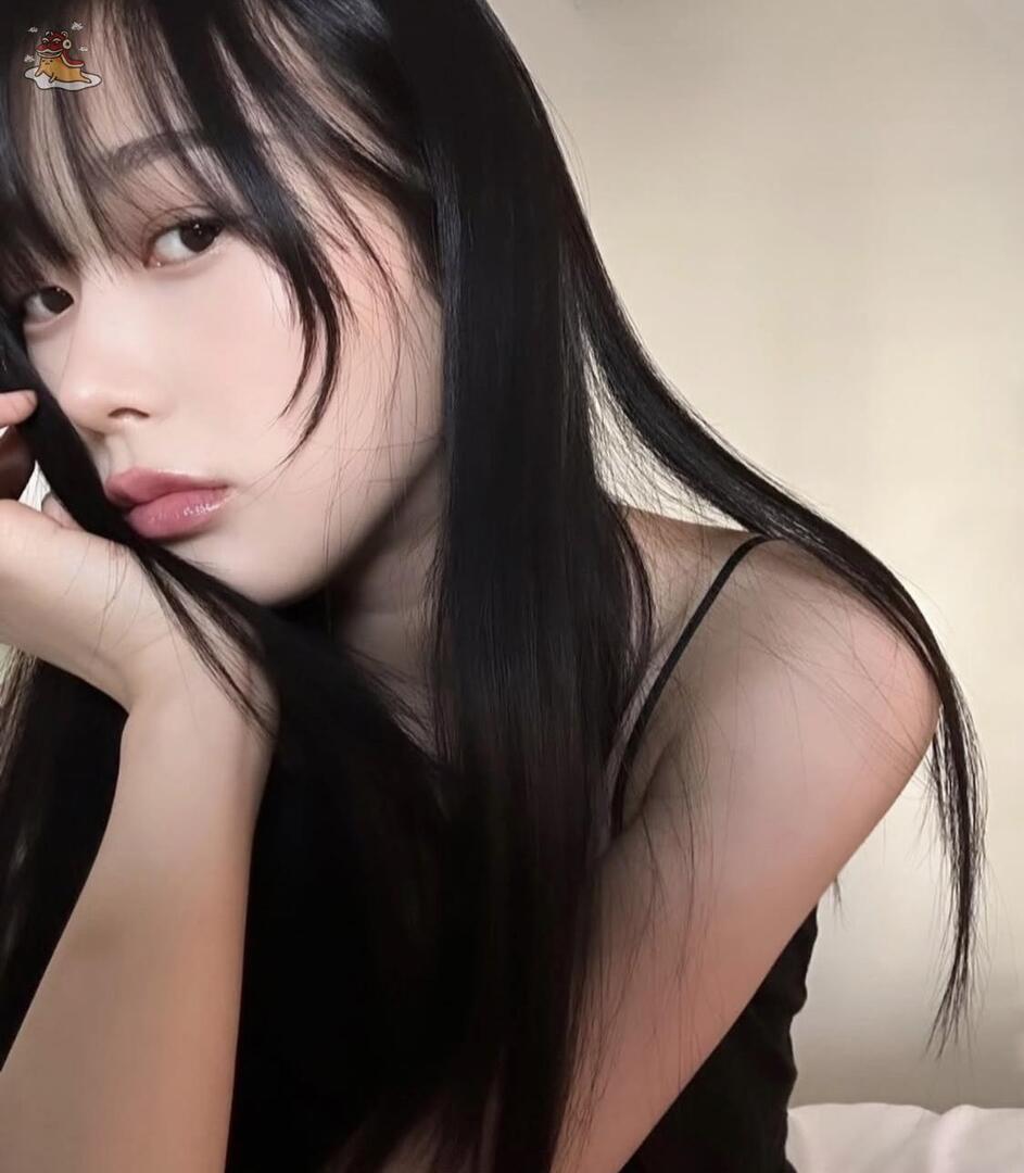 Segala hal tuh butuh uang, tapi saat ini aku butuhnya kamu. Hai, kenalin aku Tsamorra. Kamu? 💛