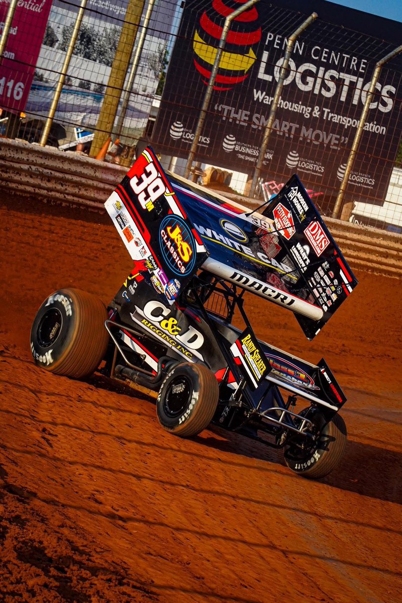 ‼️ RETWEET FOR A CHANCE TO WIN 2 GENERAL ADMISSION TICKETS! ‼️ 

Drawing Tuesday Nov 11 (9pm)

💥 Saturday November 15 
🗓️ Heavy Equipment Sprint Showdown 
🏎️ 410 Sprint Cars, Modifieds, Enduro 50 
⏰ Racing at 3pm
📺 Sprintcarunlimited.tv