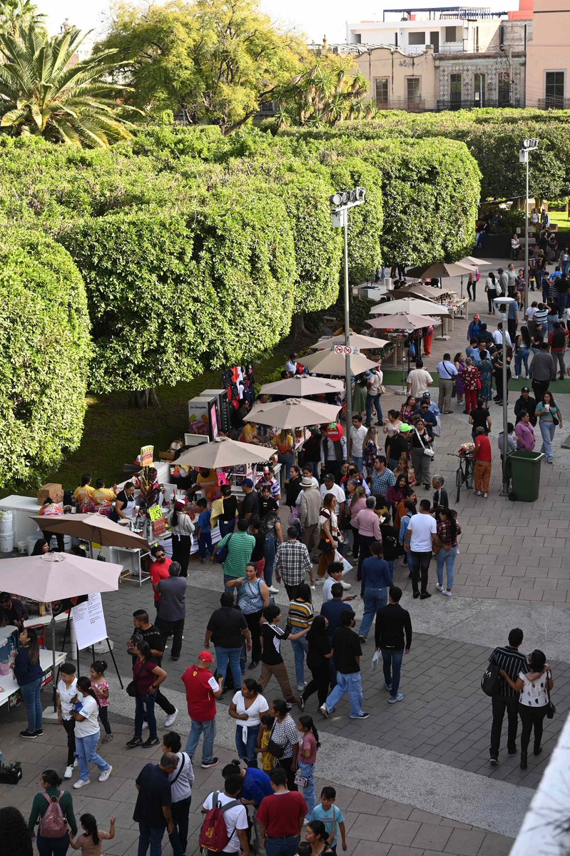 ¡En Irapuato vivimos un fin de semana a toda fresa 🍓!

Gracias a las más de 35 mil personas que disfrutaron experiencias gastronómicas únicas, espectáculos y talleres increíbles y consumieron de nuestro talento local.
 
El #FFI25 fue un éxito gracias a ustedes. 🫶🏼 #Irapuato27