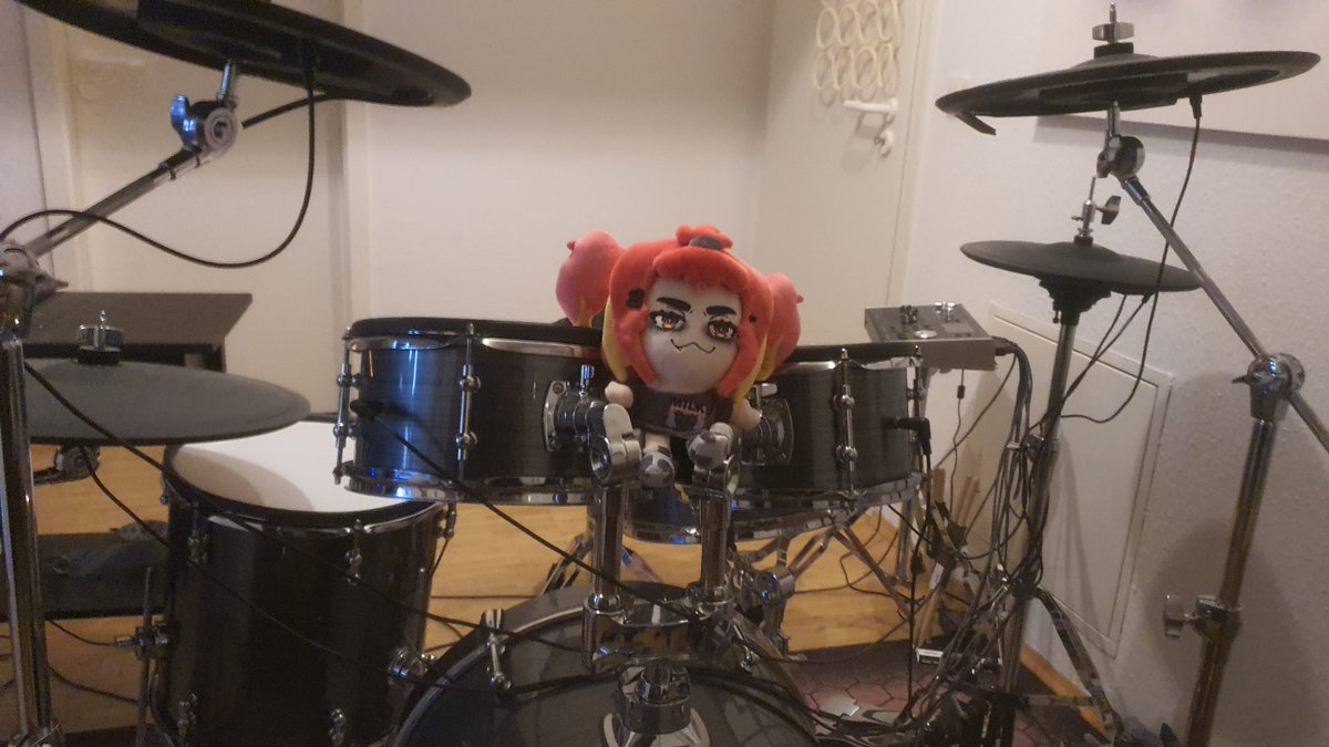 DannyVpg's tweet image. My home got invaded by two wild @ppslayer_vt 's today.

I hope they can bear heavy metal and don't destroy the equipment. 🤣

#ppinkart