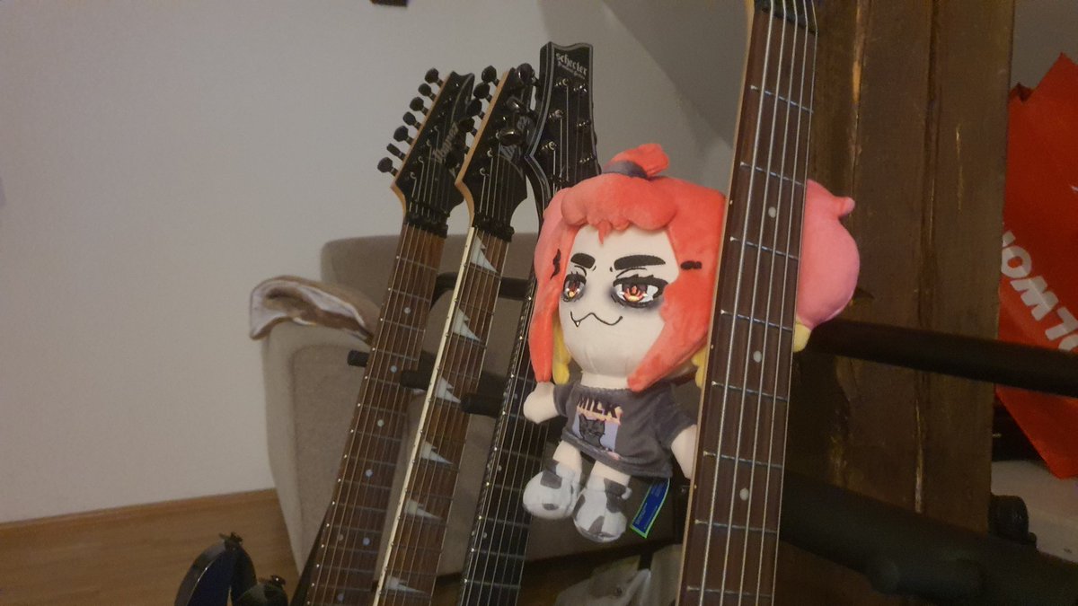 DannyVpg's tweet image. My home got invaded by two wild @ppslayer_vt 's today.

I hope they can bear heavy metal and don't destroy the equipment. 🤣

#ppinkart