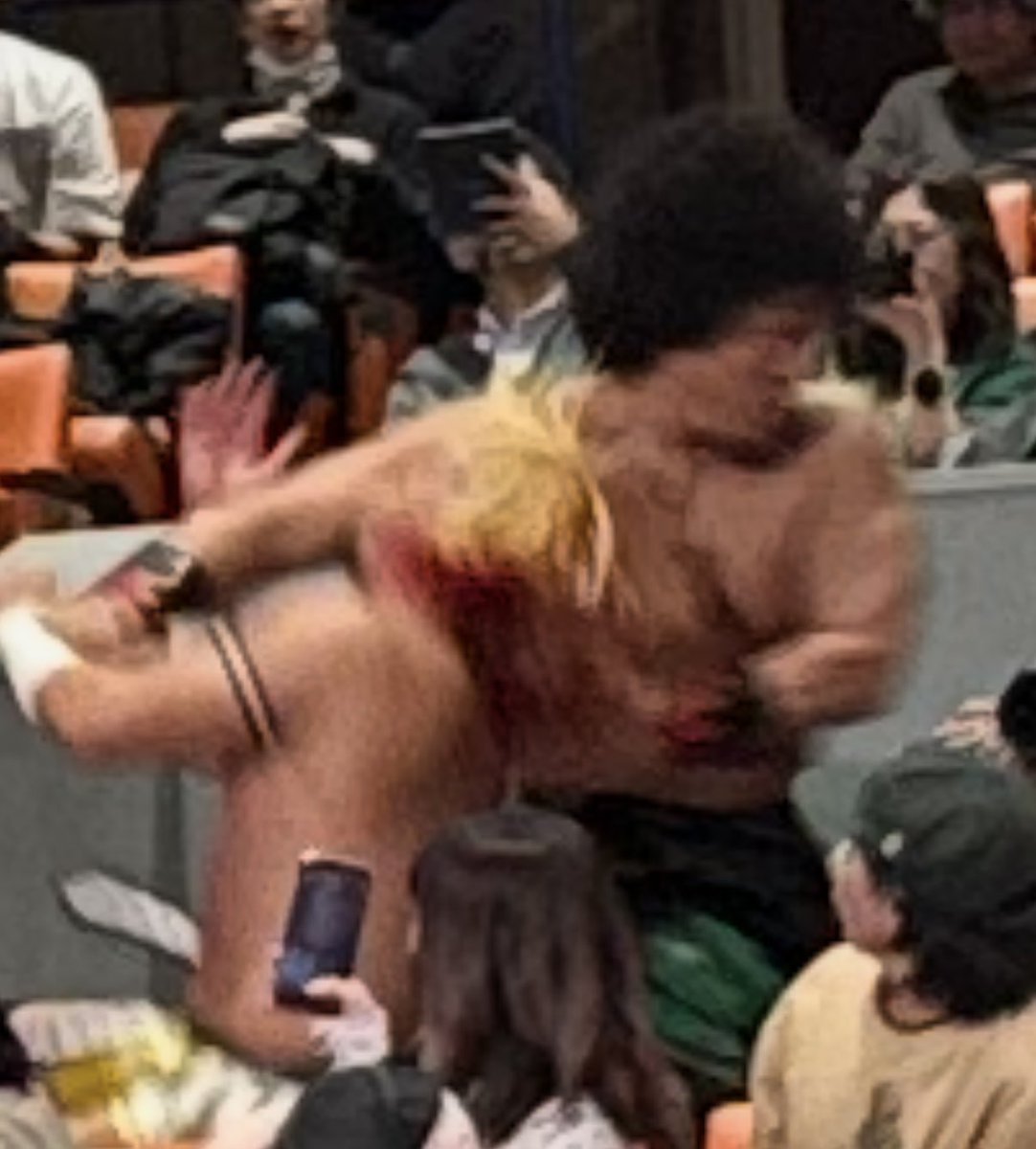 q3jQd9xK0aZSvEL's tweet image. #pwzero1 バチバチエルボー合戦はヨネに軍配  奮闘・松永を真っ向から粉砕  dx-sp.gsj.bz/dxnews.Index/d…

怖くて強いヨネさん観れて幸せ。エルボーはやっぱりプロレス界一。松永選手の醸しだす華と奮闘ぶりも心に響きました👏