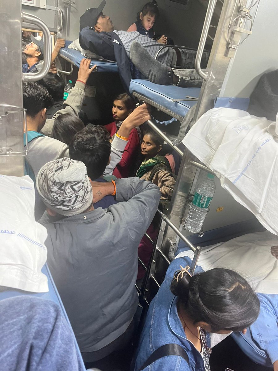 nupurtandon07's tweet photo. Current situation of 3AC-B1 class.PNR No. 2243713342. It has become more like a general class. No TT is there for checking tickets,people without having reserved tickets are here. No place to even go to washroom. @AshwiniVaishnaw @RailMinIndia @RailwaySeva https://t.co/v2gnc42s1m