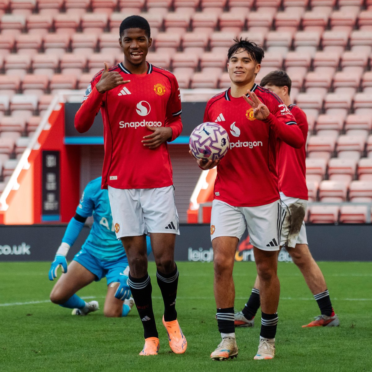 ManUtd's tweet photo. 3️⃣ games 🤝 3️⃣ goals 🤝 2️⃣ assists

#MUAcademy forward Gabriele Biancheri has been shortlisted for October's #PL2 Player of the Month award 👏🏅