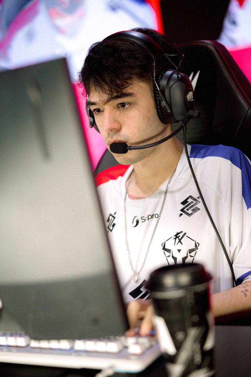 Salve galera! 

Sigo em contrato com o FXW7M, mas fui liberado a ouvir propostas para o ano de 2026 para T1 e T2.

Contato por DM ou gfuruuti@gmail.com