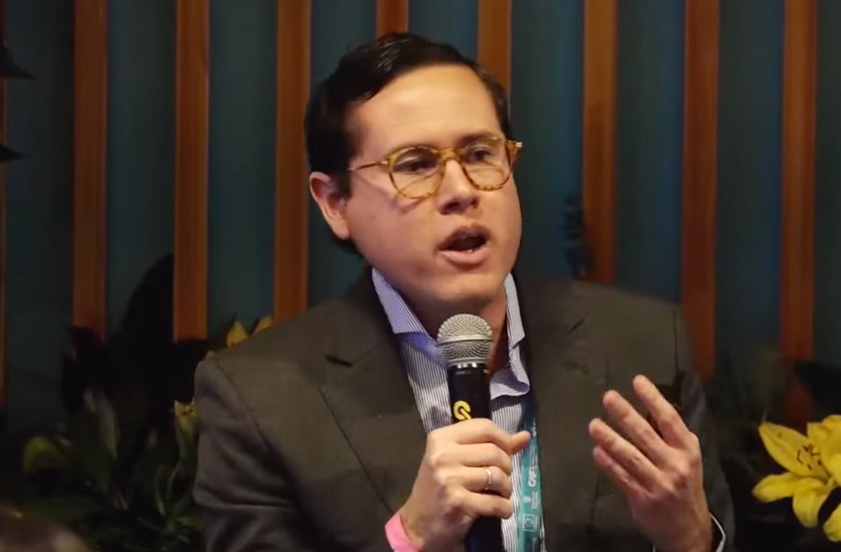 🗨️Para salir de la trampa de baja capacidad para crecer en la que está sumida, #AméricaLatina y el #Caribe debe escalar y mejorar sus políticas de #desarrolloproductivo a partir de una nueva visión, que incluye, entre otras cosas, trabajar en agendas estratégicas en torno a