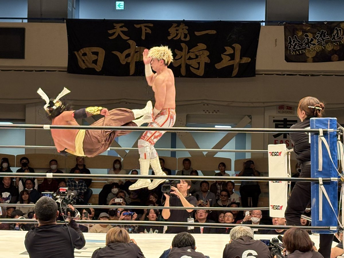 pwnotsudoi's tweet image. この試合を見たことは死ぬまで忘れないな。それは脳裏に焼きつくシーンが多かったから。清宮選手のダイナミックな技がひたすら凄かったし、ハヤブサ選手の完璧な技のクオリティも異常ですね。相性が良くて、これから何回も見たくなる最高の組み合わせ。天才同士の良きライバルに！

 #pwzero1