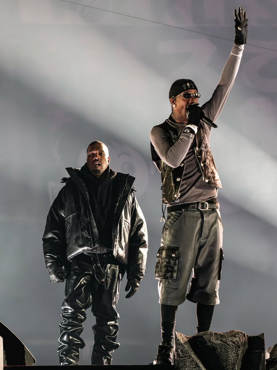 I keep wondering why our own Seruwandas have to put water marks on their pictures &amp; the Intenational camera men dnt put water marks on them, is that those pictures are not paid, they wat credit &amp; endorsements, or their pictures have no metadata or something, someone educate me 🙏