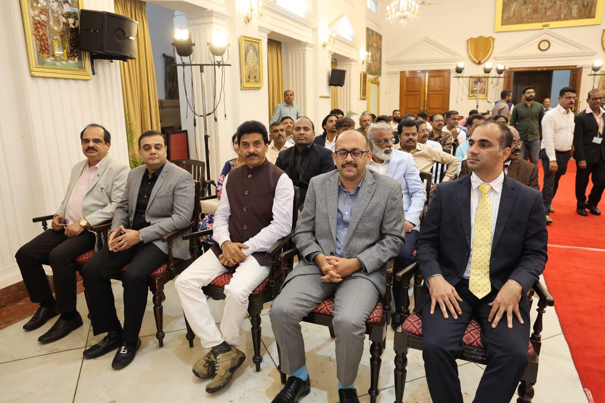 Governor Shri Thaawarchand Gehlot inaugurated the “Save Wildlife Campaign” at Raj Bhavan, organized by Asianet Suvarna News, Kannada Prabha, and the Karnataka Forest Department. Minister Eshwar Khandre, actor Shri Ganesh, Ajith Hanumakkanavar, and other dignitaries were present.