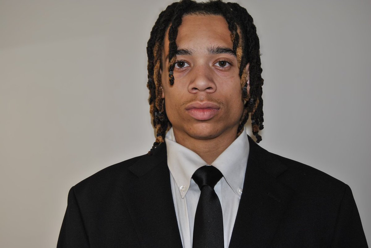 My playing days are almost over, one more game left! 
I’ve been thinking a lot about my future and I’m looking for a GA position or HS coaching opportunity in the 336 area.
I have experience playing Receiver and all Special Teams, and I believe I’d be great in recruiting too