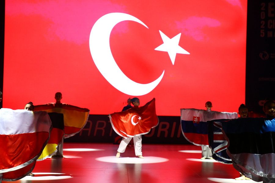 Gence’de düzenlenen Aerobik Cimnastik Gençler ve Yaş Grupları Avrupa Şampiyonası, Azerb. Gençler ve Spor Bakanı Ferid Gayıbov’un açılış hitabıyla resmi olarak başlamıştır. 
Şampiyona’da mücadele eden Milli Takımımıza üstün başarılar temenni ediyoruz.
#BizimÇocuklar 🇹🇷
<a href="/turkcimfed/">Türkiye Cimnastik Federasyonu</a>