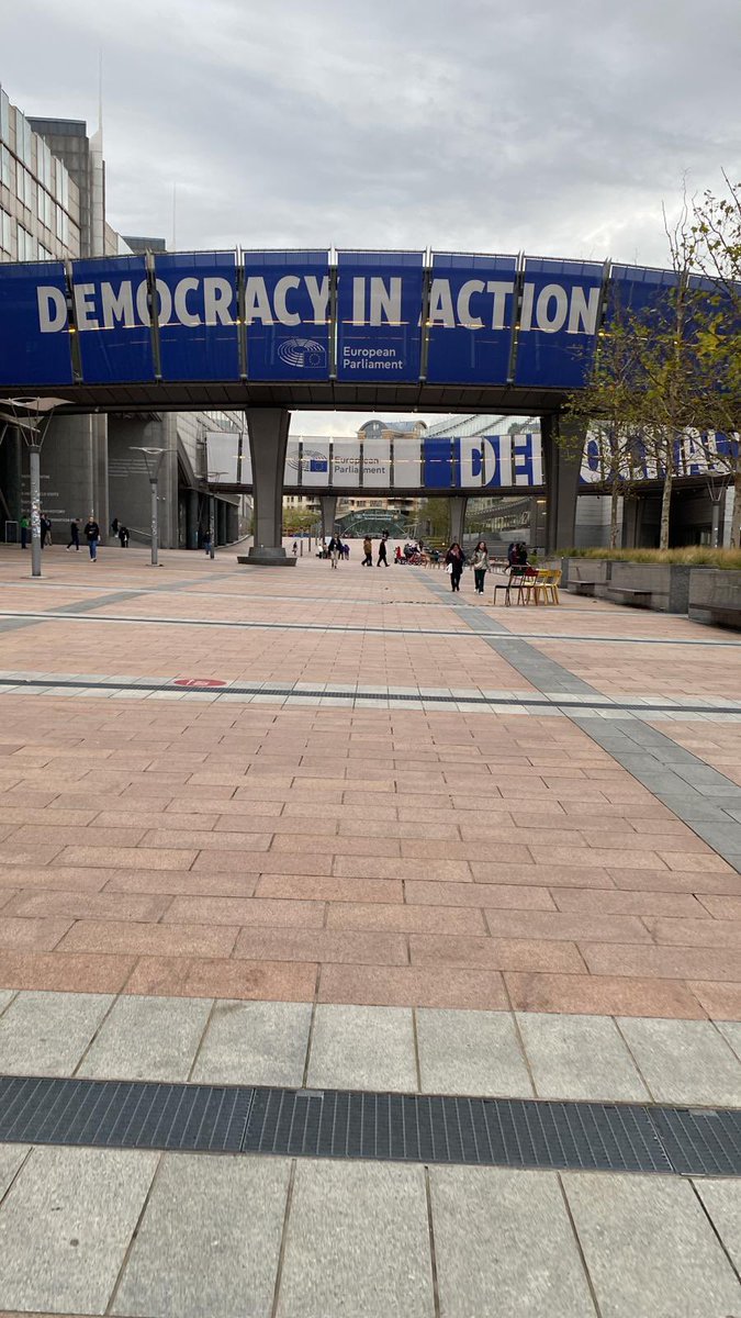 Entro, tra poco presentazione audio docuserie Passi Oltremanica al Parlamento Europeo un onore poter parlare di immigrazione italiana e proiettare un documentario su membri del parlmanto e non solo proprio dove Spinelli ha fondato l’Europa <a href="/ItalyinUK/">Italy in UK</a> <a href="/ItalyinLDN/">Italy in London</a> <a href="/InigoLND/">InigoLambertini</a>