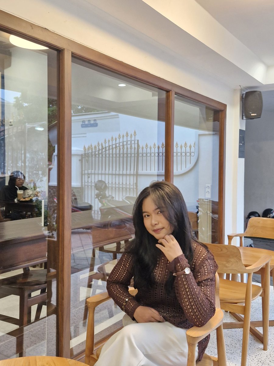heramnsmd's tweet photo. FAVORITTTTTT CAFEEEE IN KEDIRII https://t.co/xbo4eaSViN