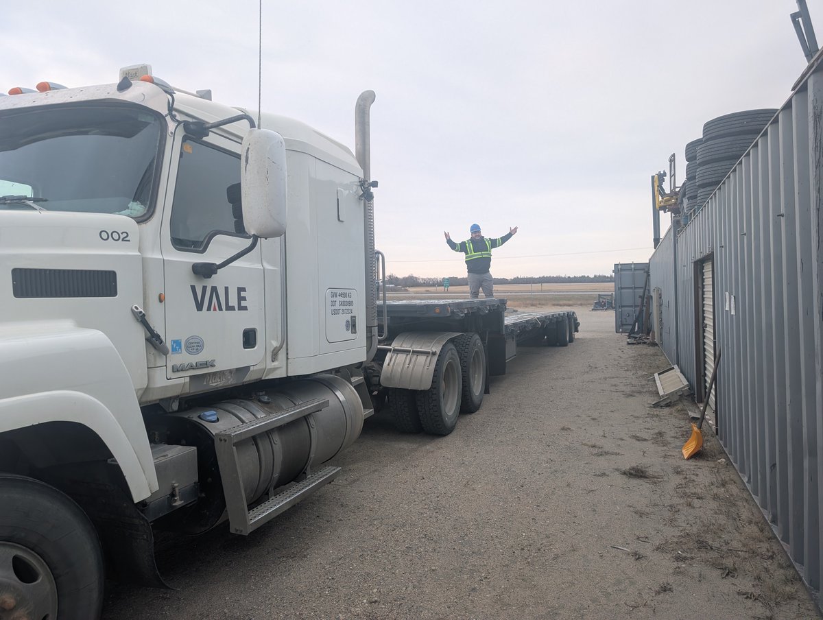 That’s a wrap on #AgriTrade2025 — and guess what? 

The Grain Buddy 800 has a new home! 🚜🎉

Looks like our Operations Coordinator has nothing to ship this Monday… might be the easiest week of the year! 😄

#ValeIndustries #AgInnovation #GrainHandling #Farming #CanadianAg