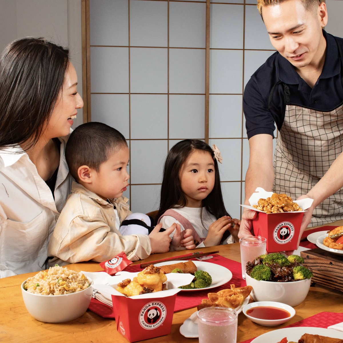家族みんなで楽しめる、パンダのファミリーミール🐼🍽️ 料理をお休み
